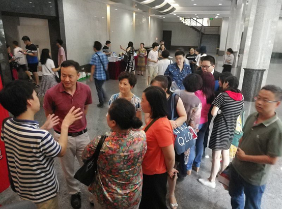英宣传学院奔赴各地重点高中开展招生实验毕业展望高中未来图片